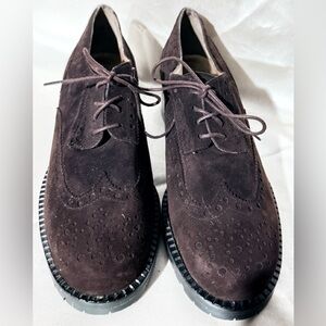 Stuart Weitzman derby suede brown